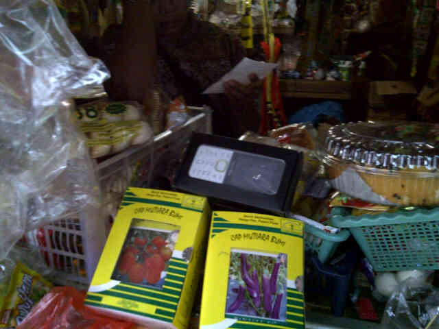 Bu Dadi Pasir Pogor  Cimenyan. Yasmin F1+ Panjalu F1 1 Kotak.