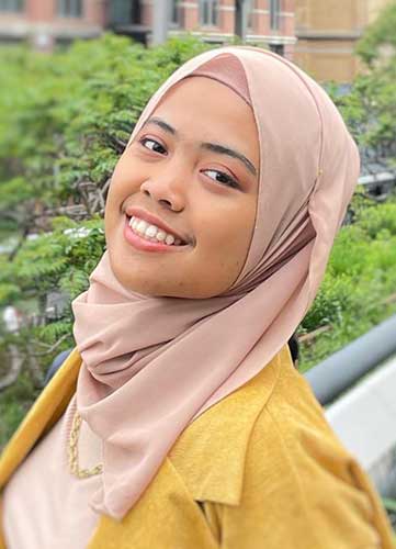 Bunga Aprini Iskandar, SP.